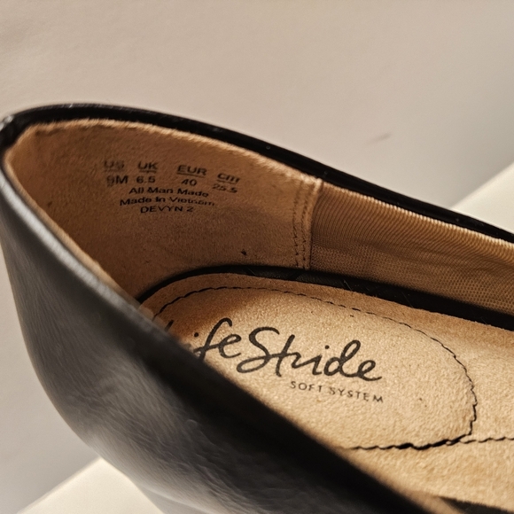 Life Stride Black Crocodile Pattern Loafers - Picture 3 of 9